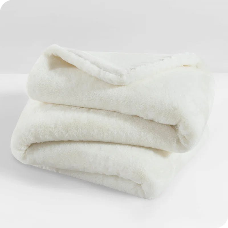 Luxurious White Faux Fur & Fleece Ultra Soft Throw Blanket