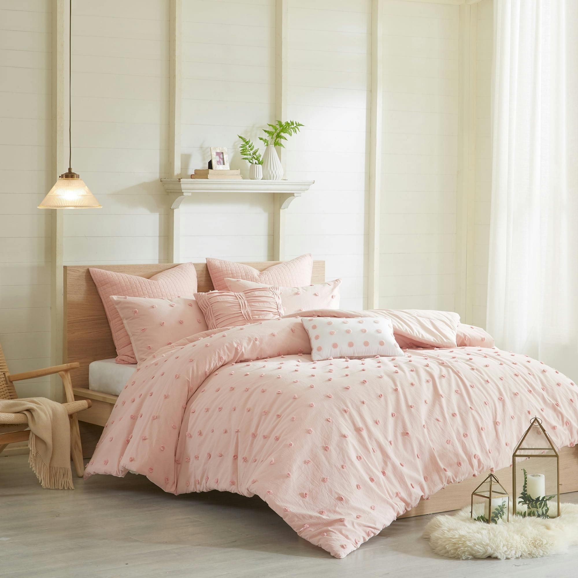 Charming Pink Cotton King Comforter Set with Tufted Accents