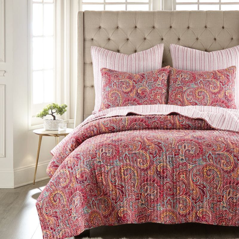 Classic Paisley Red & Burgundy Cotton Full/Queen Quilt Set